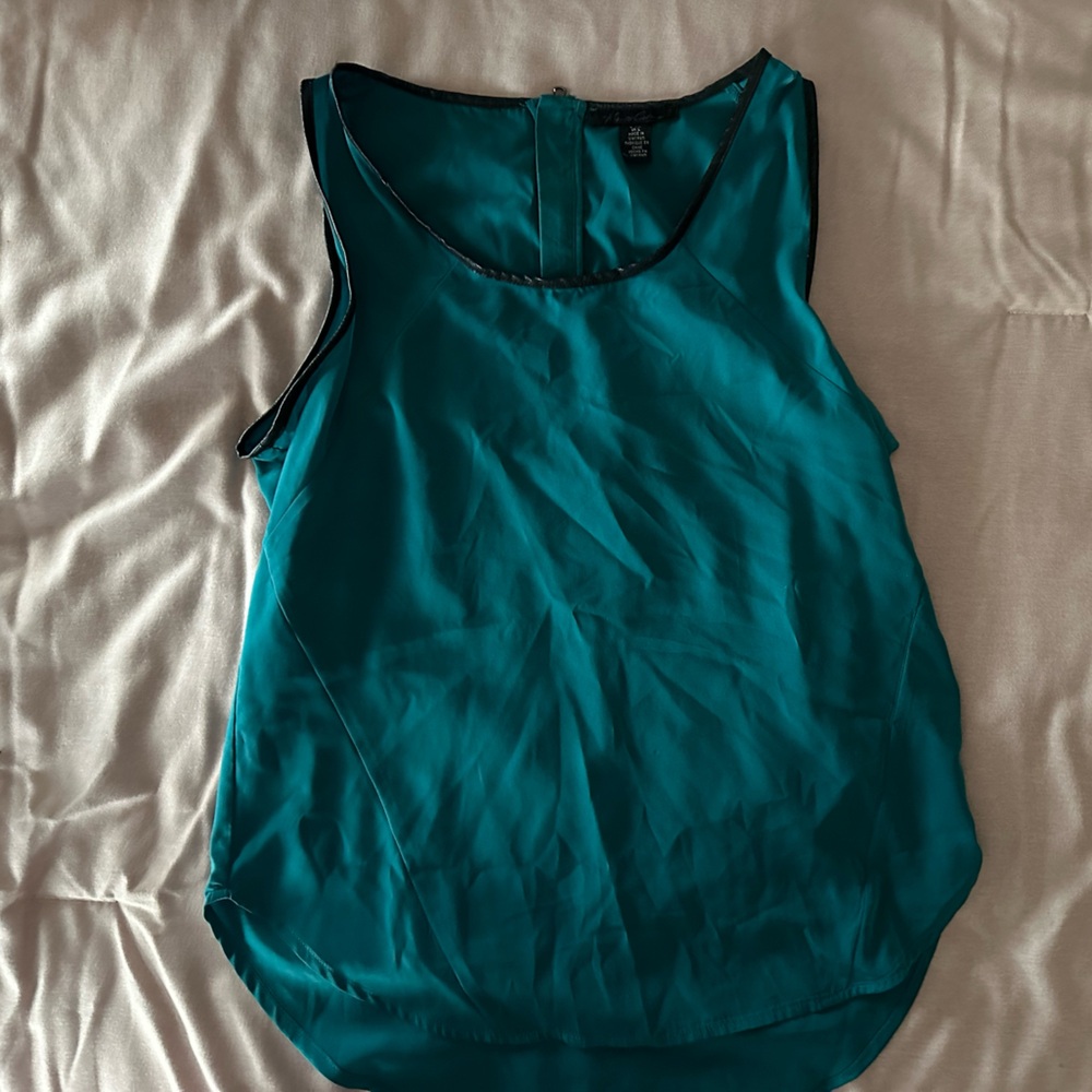 Green Kenneth Cole sleeveless blouse